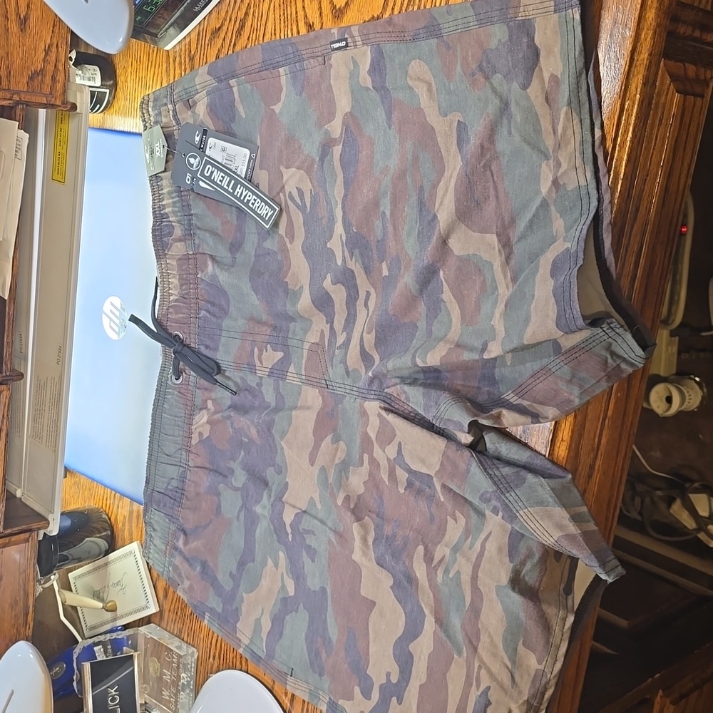 O'Neill Hyperdry camo  stretch shorts XXL